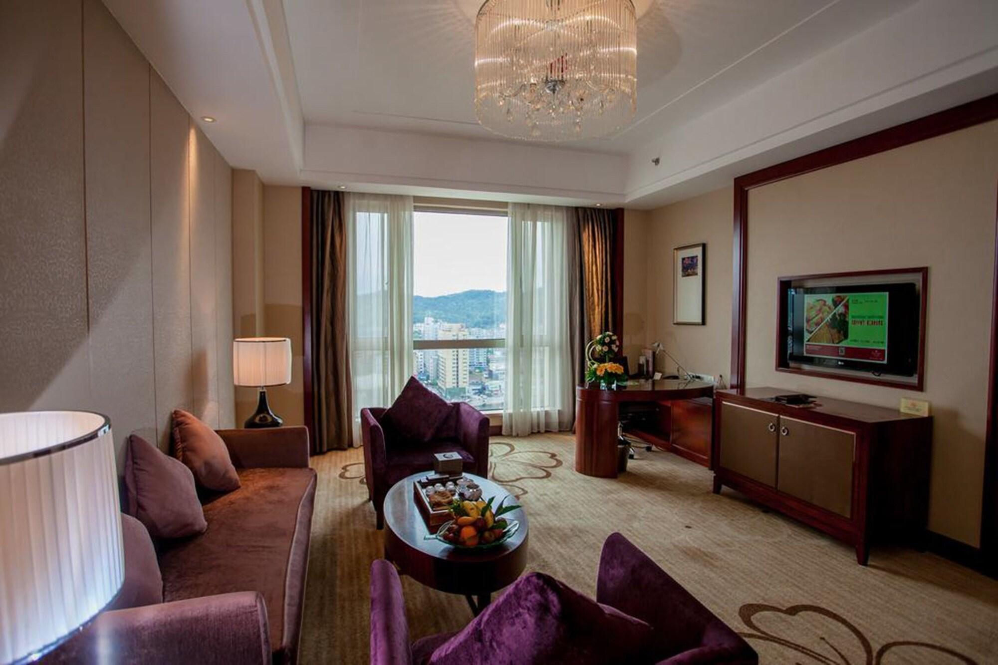Ramada Plaza Shaoguan City Centre Bagian luar foto